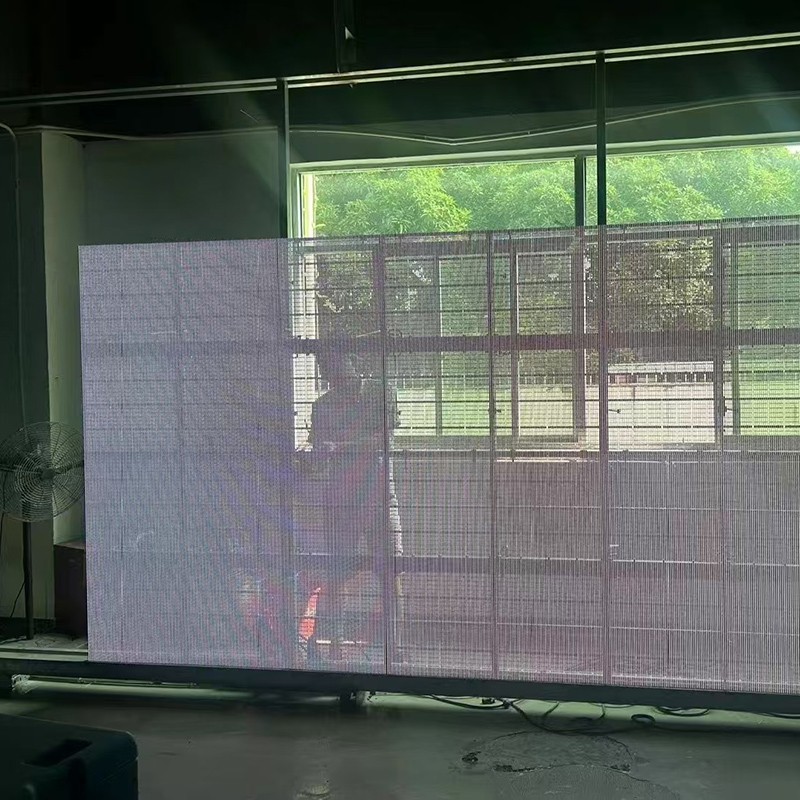 Màn hình trong suốt 600 Square Outdoor 3.91
